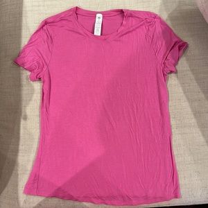 Alo size Medium Pink workout shirt